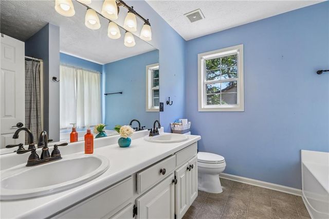 1568 Wynfield Drive, Auburn, GA 30011