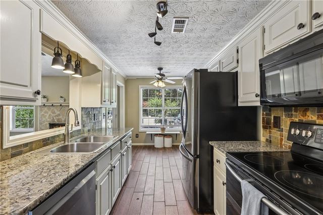 1568 Wynfield Drive, Auburn, GA 30011