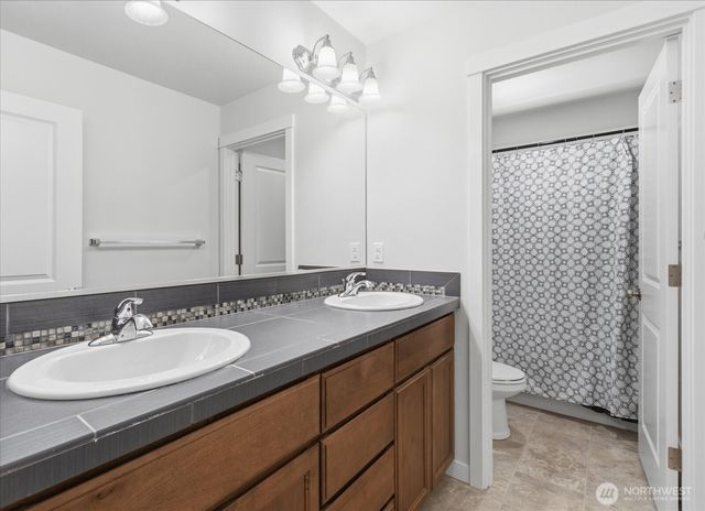 5417 165th Place SW, Lynnwood, WA 98037