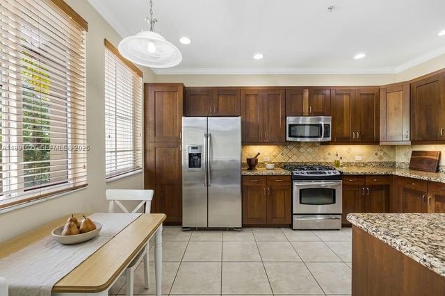 3055 NW 126th Ave, Sunrise, FL 33323