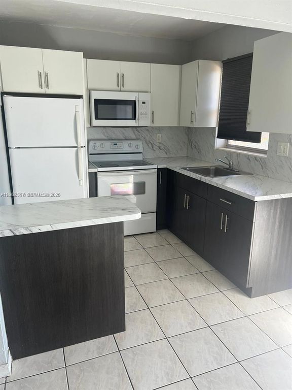 7505 SW 82nd St 314, Miami, FL 33143