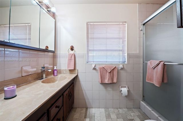 5614 Hope St, Hollywood, FL 33021