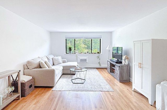 44 Lafayette Ave 503, Chelsea, MA 02150