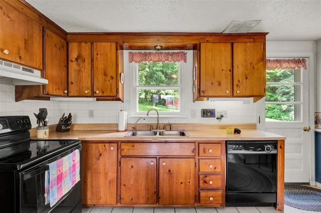 12 Mountain View Road, Jericho, VT 05465