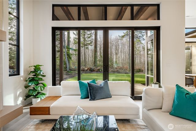 5695 Lux Lane, Blaine, WA 98230