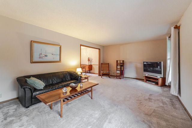 1138 Tiffany Point, Eagan, MN 55123