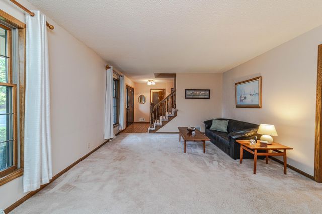 1138 Tiffany Point, Eagan, MN 55123