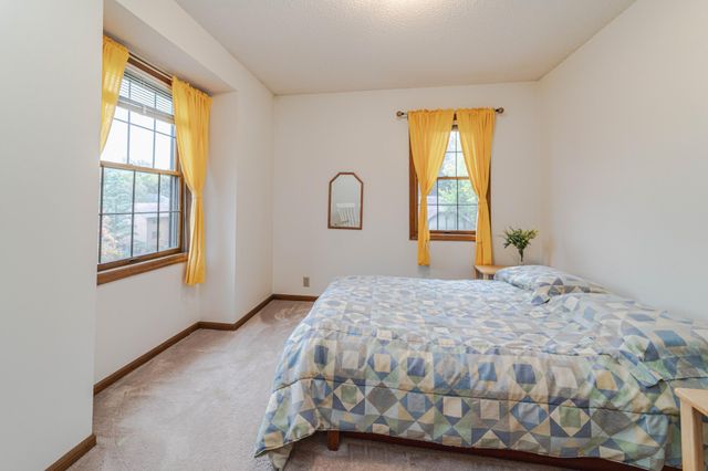 1138 Tiffany Point, Eagan, MN 55123