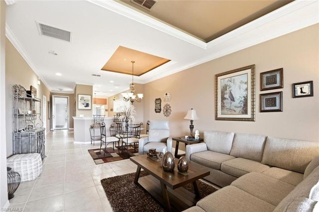 4834 Hampshire CT 303, Naples, FL 34112