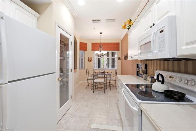4834 Hampshire CT 303, Naples, FL 34112