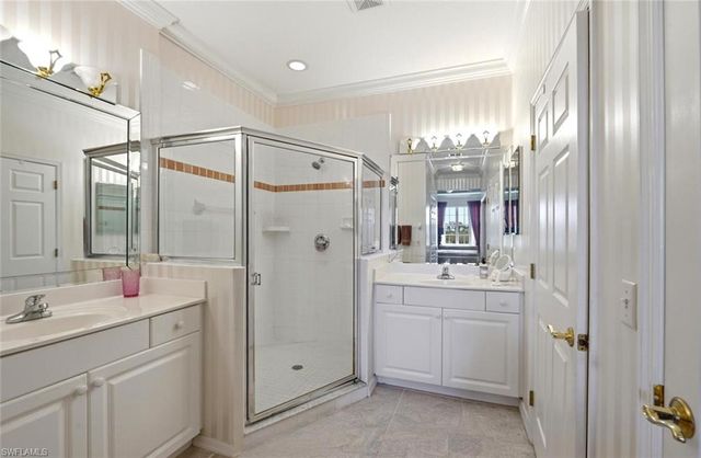 4834 Hampshire CT 303, Naples, FL 34112