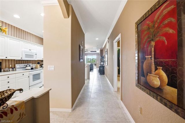 4834 Hampshire CT 303, Naples, FL 34112