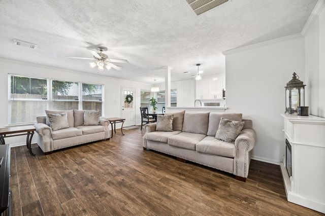 2709 Los Alamos Circle, Deer Park, TX 77536