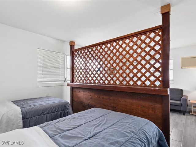 107 East AVE, Goodland, FL 34140