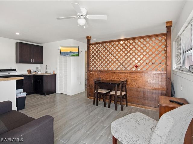 107 East AVE, Goodland, FL 34140