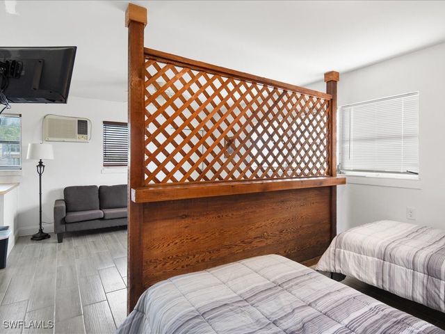 107 East AVE, Goodland, FL 34140