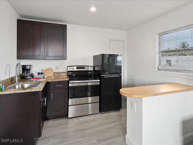 107 East AVE, Goodland, FL 34140