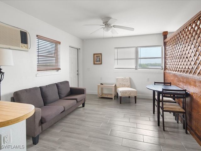 107 East AVE, Goodland, FL 34140