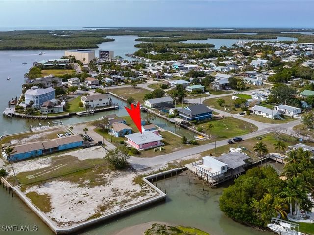 107 East AVE, Goodland, FL 34140