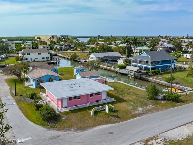 107 East AVE, Goodland, FL 34140