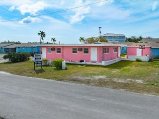 107 East AVE, Goodland, FL 34140