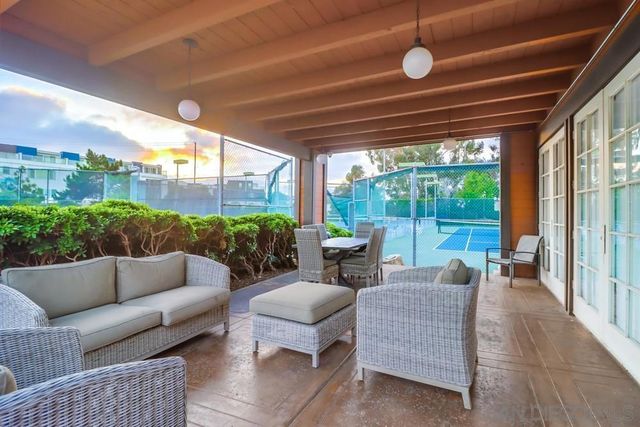 3960 Voltaire St, San Diego, CA 92107