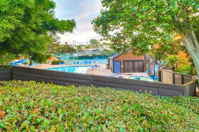 3960 Voltaire St, San Diego, CA 92107