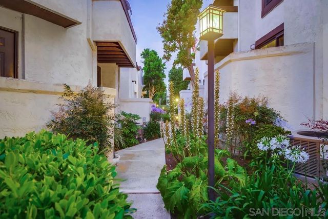 3960 Voltaire St, San Diego, CA 92107