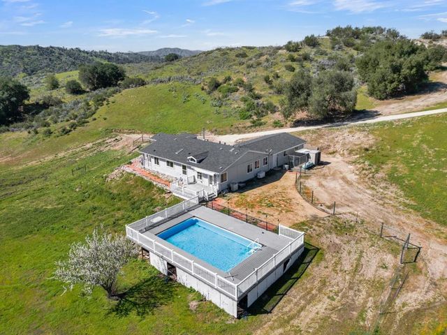 53330 Smith Road, Bradley, CA 93426