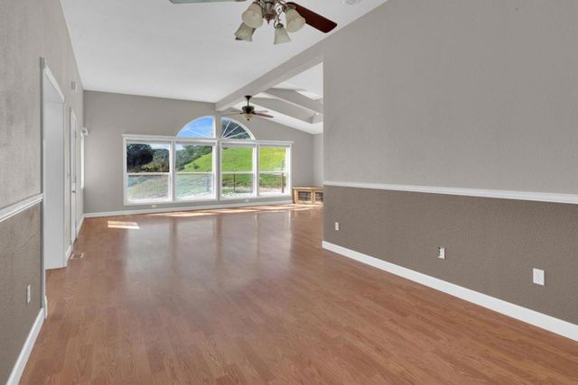 53330 Smith Road, Bradley, CA 93426