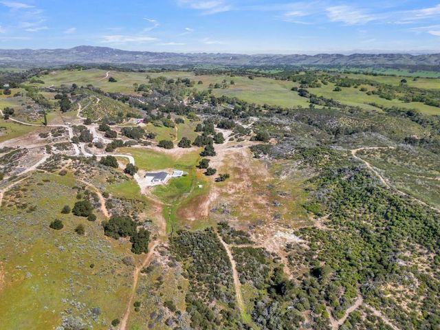 53330 Smith Road, Bradley, CA 93426