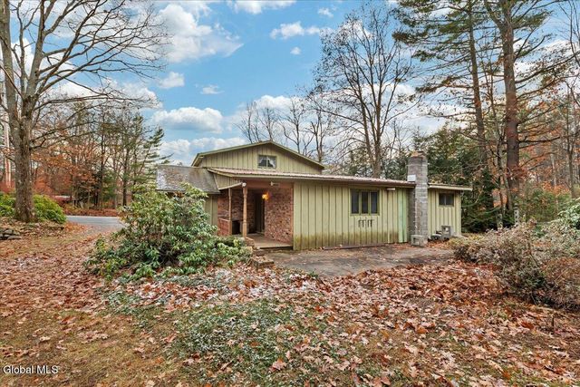 2212 Call Street, Lake Luzerne, NY 12846