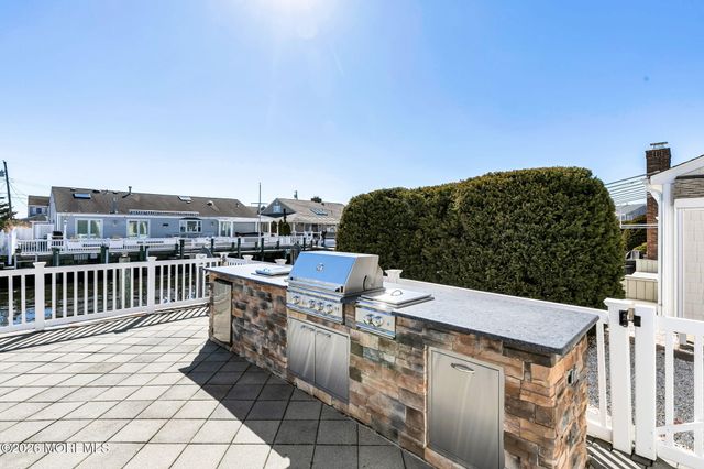 327 Tide Pond Road, Mantoloking, NJ 08738