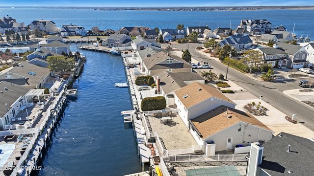 327 Tide Pond Road, Mantoloking, NJ 08738