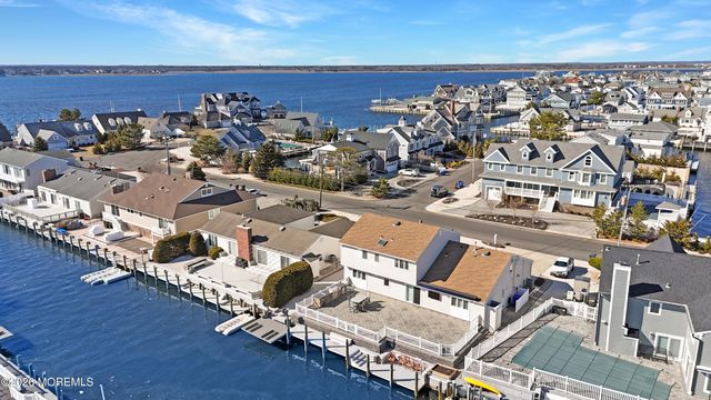 327 Tide Pond Road, Mantoloking, NJ 08738