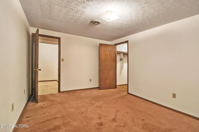 1190 Sand Cut Rd, Oneida, TN 37841