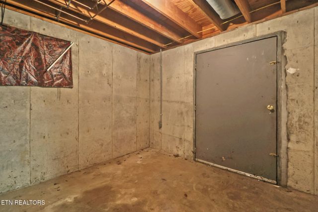 1190 Sand Cut Rd, Oneida, TN 37841