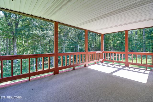 1190 Sand Cut Rd, Oneida, TN 37841