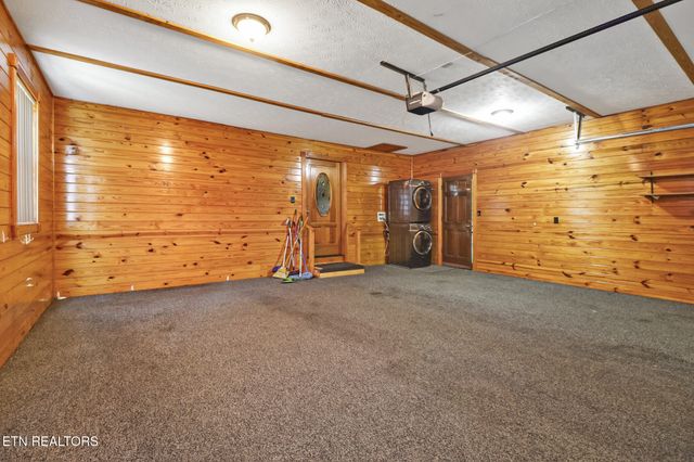 1190 Sand Cut Rd, Oneida, TN 37841