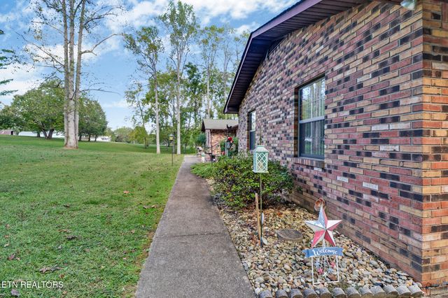 1190 Sand Cut Rd, Oneida, TN 37841