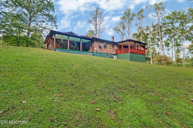 1190 Sand Cut Rd, Oneida, TN 37841