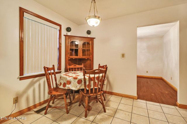 1190 Sand Cut Rd, Oneida, TN 37841