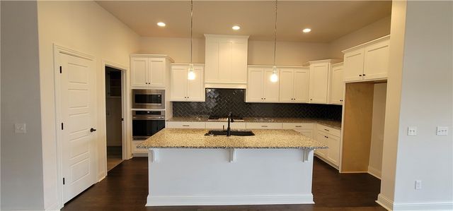 5107 SW Kemptown Place, Bentonville, AR 72713