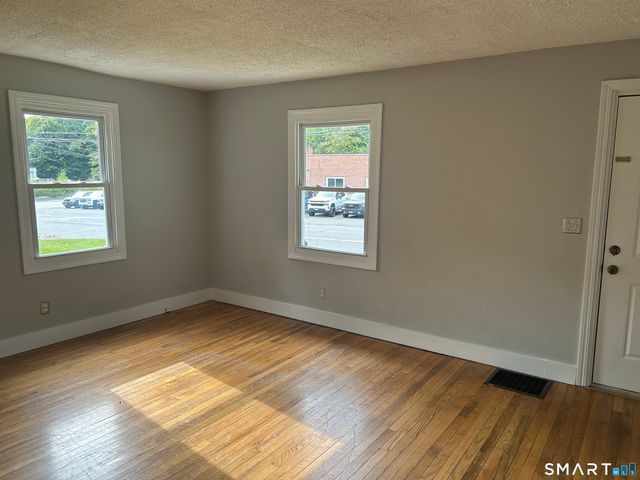 521 Rubber Avenue, Naugatuck, CT 06770