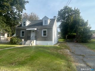 521 Rubber Avenue, Naugatuck, CT 06770