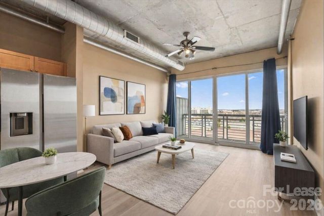505 E 6th Street 814, Charlotte, NC 28202