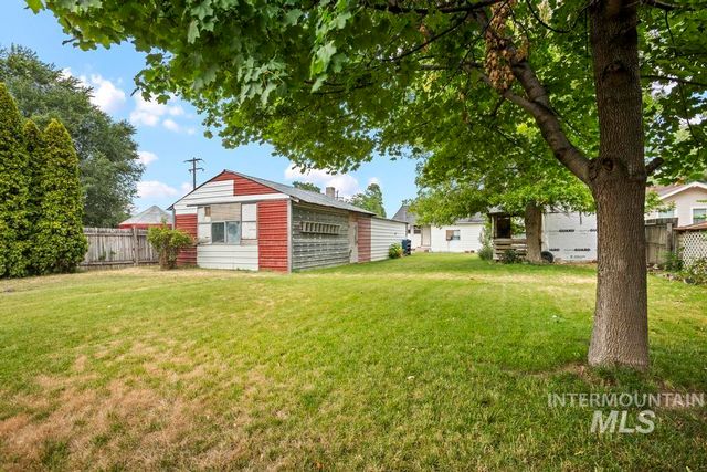 1107 Rosenlof Ave, Nampa, ID 83687