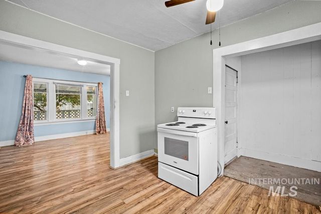 1107 Rosenlof Ave, Nampa, ID 83687