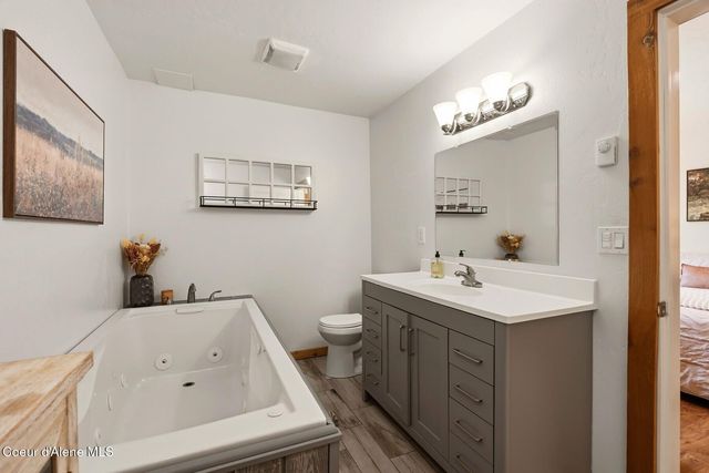 925 Lower Pack River Rd, Sandpoint, ID 83864