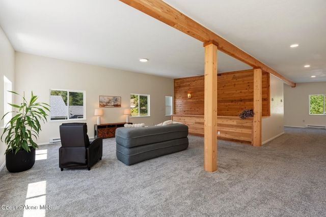 925 Lower Pack River Rd, Sandpoint, ID 83864